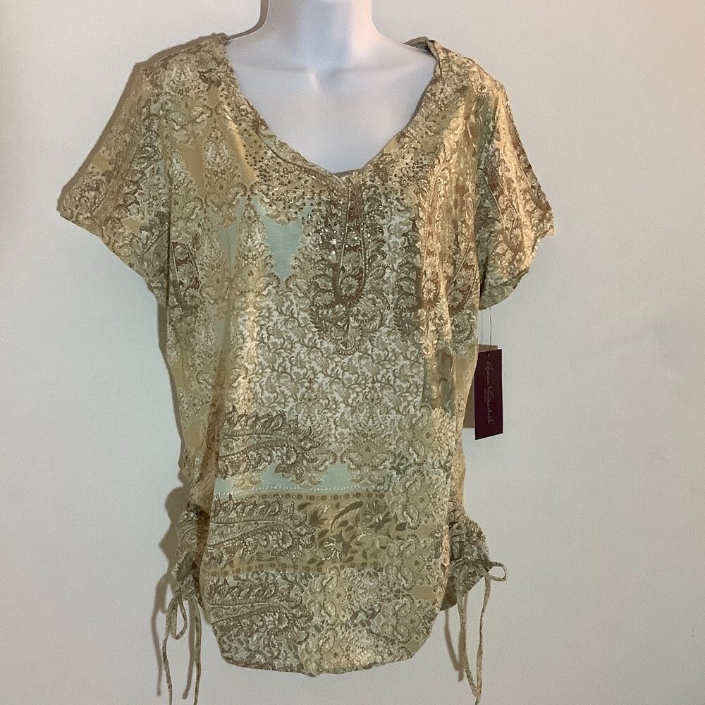 V Neck Short Sleeve Top Gloria Vanderbilt. NWT